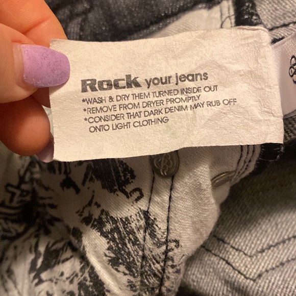 Rock & Republic Women’s Dark Wash High Rise Denim Jeans - Picture 12 of 15